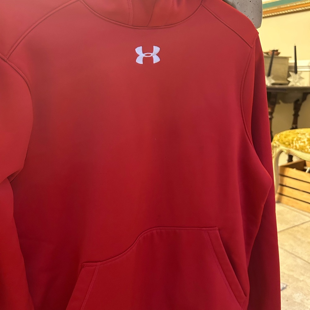 Under Armour Crimson Pullover (no string in hood)